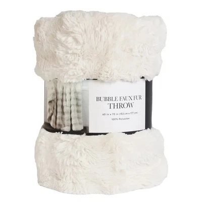 Tiro de piel sintética burbuja Costco, tiro de poliéster lavable a máquina de 60" x 70" Foto 1 de 4