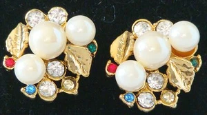 GOLDTONE Vntg NEW Pierced PEARL & Rhinestone w.leaves EARRING p4 $18 Retail 1981 - Picture 1 of 2
