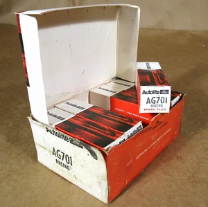 Vintage Autolite RACING SPARK PLUGS AG701 BOX OF 10 Porsche Spyder New Old Stock - Bild 1 von 1