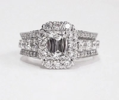 Colorless White Excellent Multi Shape 3.16CT Cubic Zirconia Halo Engagement Ring - Imagem 1 de 4