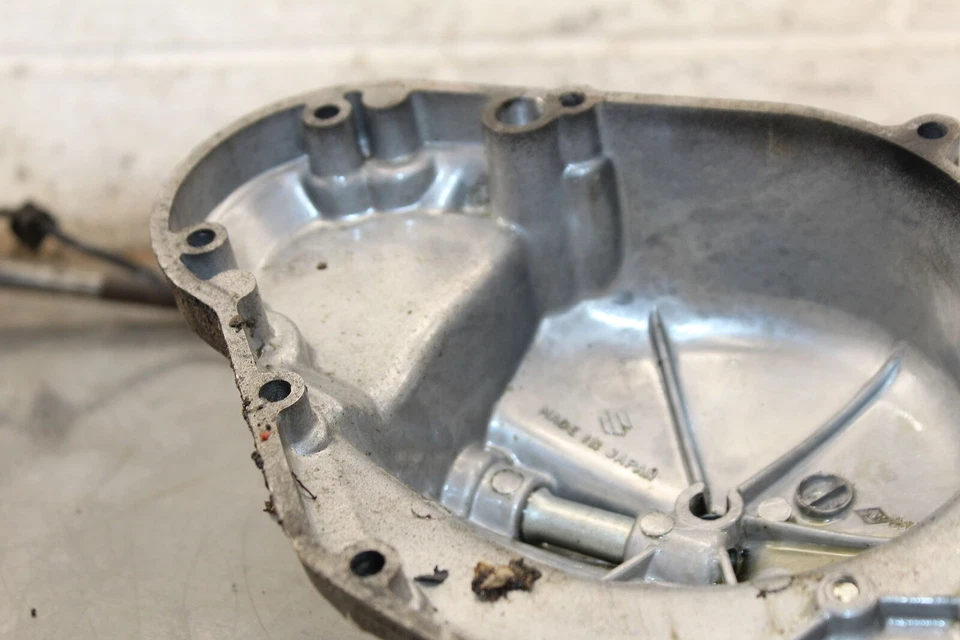 1981 Suzuki DS100 ENGINE MOTOR SIDE CLUTCH COVER T718 - Image 1 of 4