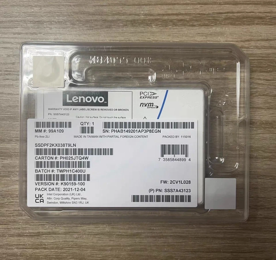 Intel D7 P5500 3.84TB Lenovo SSD 2.5" U.2 PCIe Gen4 NVMe SSDPF2KX038T9LN