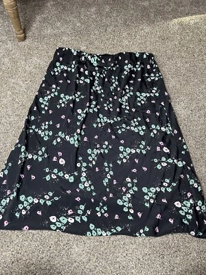 FALDA MIDI SATINADA para mujer NASTY GAL negra con estampado floral talla US 16 Foto 1 de 4