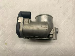 2001 2002 2003 2004 Audi A4 Quattro Volkswagen Passat Throttle Body 06B 133 062 - Picture 1 of 7