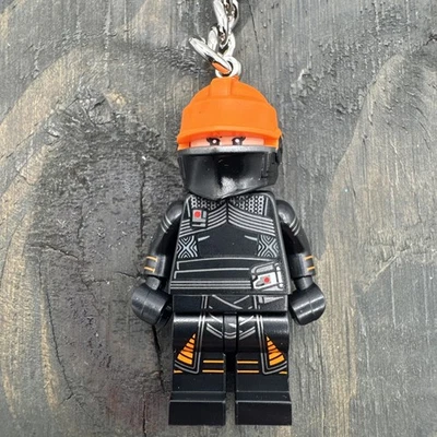LEGO 854245 Fennec Shand Key Chain Mini Figure Bounty Hunter ( LIMITED) 🔥 - Image 1 of 4