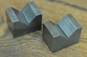2 Piccoli Blocchi a V Rettangolari Macchinista Attrezzo Setup Soluzioni da Lavoro 2 X 1-3/8 X 1-1/2" - Foto 1 di 12
