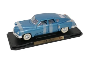 Coche de exhibición modelo fundido a presión Road Signature 1948 Tucker Torpedo azul 1:18 - Imagen 1 de 13