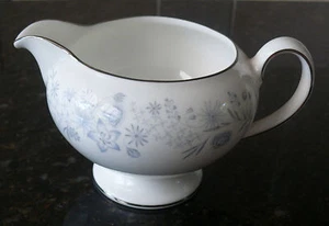 Wedgwood BELLE FLEUR Creamer (rim nick) - Foto 1 di 4