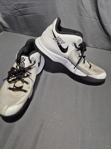 NIKE Zoom Kyrie Flytrap 3 "JBY" White Cool Grey Sneakers Mens Size 8.5 BQ3060 - Picture 1 of 11