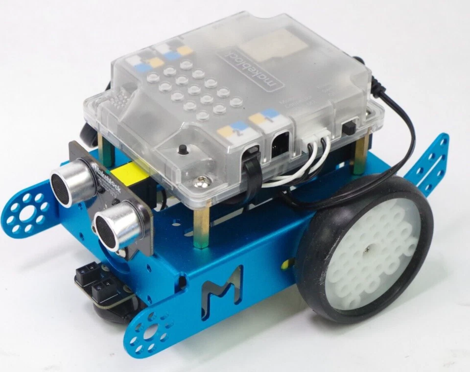 Robot con ruedas Radio Shack Makeblock enciende Foto 1 de 2