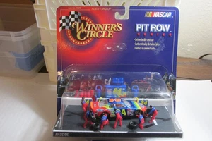 Winner's Circle 1999 Jeff Gordon #24 Dupont Pit Row 1/64 spedizione gratuita - Foto 1 di 5