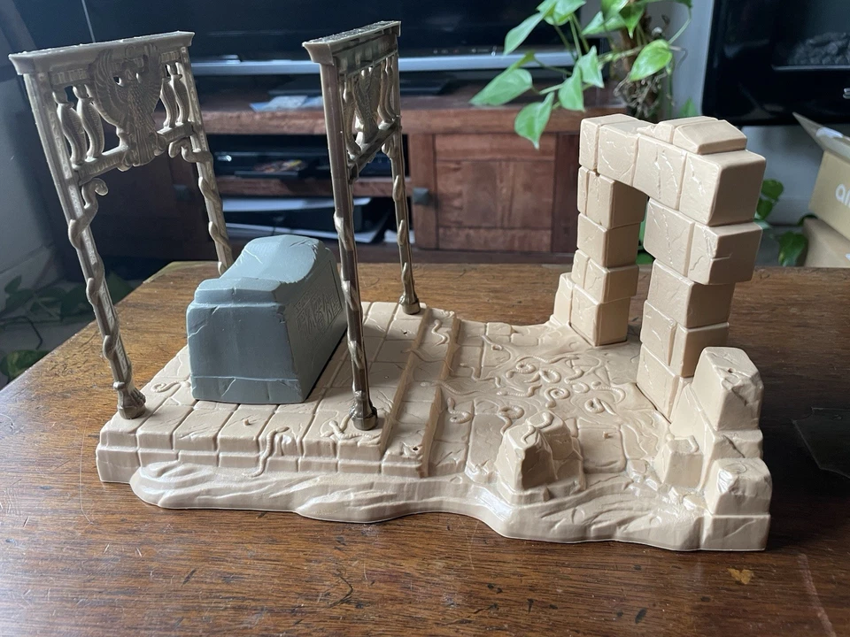 Vintage Kenner Indiana Jones Well Of Souls Play Set - Image 1 of 3