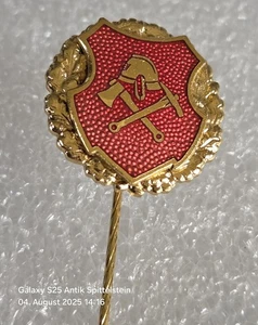 Anstecknadel ; Feuerwehr Goldene Ehrennadel im Lorbeerkranz Neutral - Picture 1 of 2
