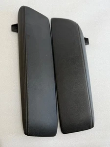 BMW G30 G31 5 SERIES CENTER CONSOLE ARMREST LEATHER SCHWARZ 9391146 511693911... - Picture 1 of 5