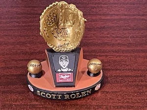 (Posten von 10) CINCINNATI REDS MEMORABILIA: Rolen Rawlings Gold Handschuh: Wackelköpfe - Bild 1 von 21