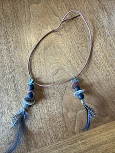 Collana Piuma Turchese Abalone 17" Cuoio Cordoncino Legno Perline Nativi Americani - Foto 1 di 9