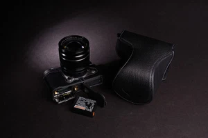 Funda de bolso de cuero real genuino para FUJIFILM X-A3 XA3 negro - Imagen 1 de 9