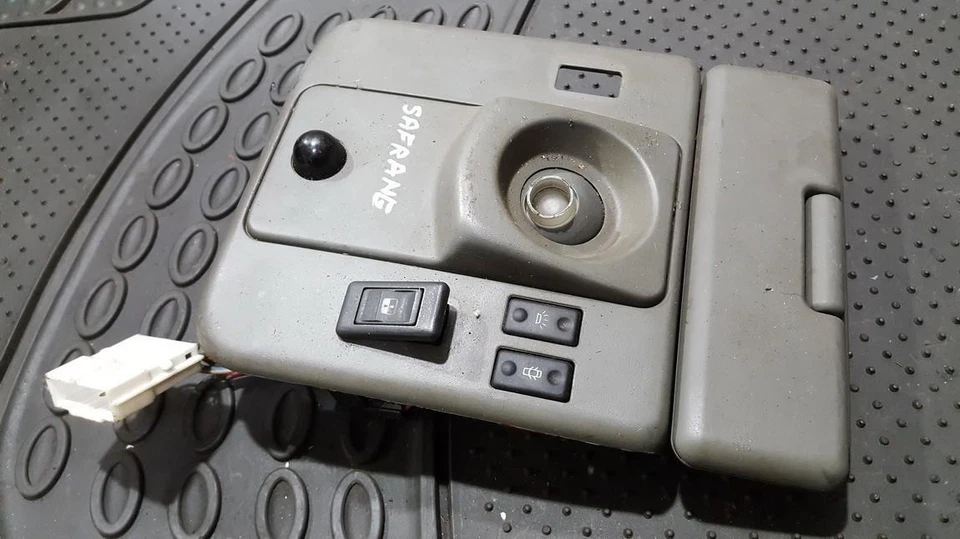 7701637372b Piloto interior delantero 7700842595 1433 Renault Safrane DE171407-87 Foto 1 de 1