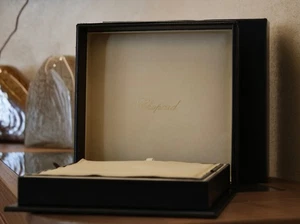 Boite Chopard Ohrring, Manschettenknopf, Brosche - Bild 1 von 7