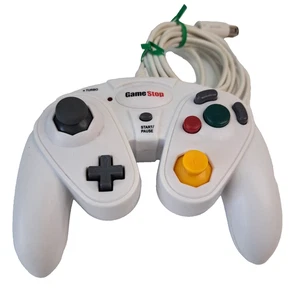 2012 GameStop G3 Wired Controller for Nintendo GameCube & Wii White - Picture 1 of 7