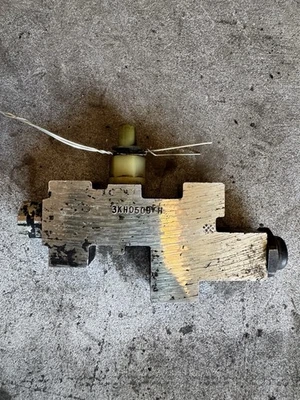 Válvula dosificadora Jeep Wrangler YJ 87-95 OEM *USADA* Foto 1 de 4