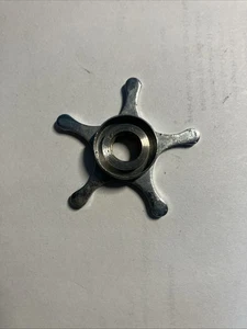 Abu Garcia 8725 Sternrad (Schleppknopf) Ambassadeur 5000 6000 Größe KOSTENLOSER VERSAND - Bild 1 von 2