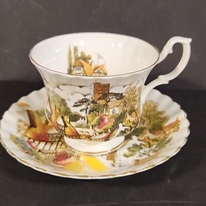 Royal Albert englische Knochen China Tasse Untertasse Set Land Dorf Szene EUC - Bild 1 von 8