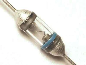 D18 "Holy Grail" 1987 Military Point Contact Germanium Diode ~ Rare Blue (2pcs) - Picture 1 of 4