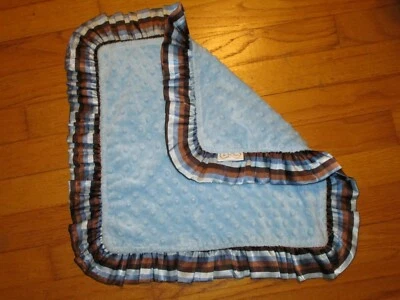 Manta/Lovey de seguridad Bebe Bella Designs azul minky marrón a rayas con volantes Foto 1 de 4