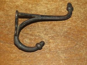 Antiguo gancho para abrigo victoriano de hierro fundido con acabados de bellota, 3 1/8 pulgadas - Imagen 1 de 4