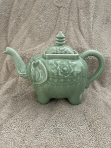 ELEPHANT TEAPOT - Green - 40 oz (5 cups) - 10 1/2" x 6 1/2" x 4 1/2 - Picture 1 of 10
