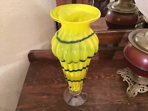 Lot# 1602. Vintage Hand blown yellow ribbed Vase - Picture 1 of 10