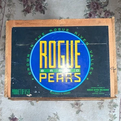 VTG Rogue Brand PEARS WOOD CRATE Rogue River Orchards Medford Oregon - Image 1 of 4