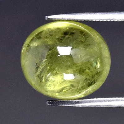 💎 8.33ct Oval Cabochon Natural Green Grossular Garnet - Africa Gemstone - Image 1 of 4