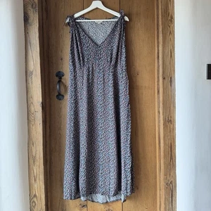 M&S X Ghost Midi Dress Size 18 Ditsy Print Sleeveless V-neck Plus Size Ladies - Picture 1 of 12