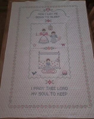 Manta de bebé bordada punto de cruz de colección Ahora me acuesto a dormir oración  Foto 1 de 4
