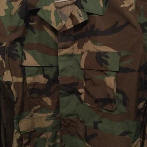 Mantel, Hot Weather Woodland Camo, Langarm Neu, Größe L Regular - Bild 1 von 3