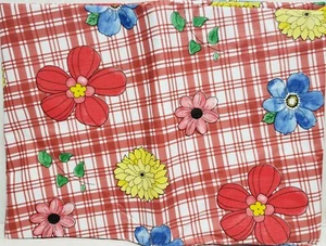 Superior Tablecloth Vinyl Flannel Back,60"Round, COLORFUL FLOWERS ON RED & WHITE - Picture 1 of 12