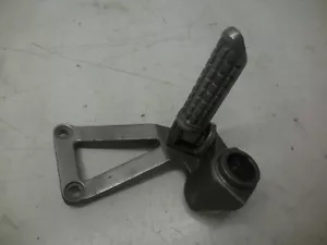 W11 Kawasaki Ninja ZX 9 R 1994 Right Rear Footpeg Stay 35011-1668-GD - Bild 1 von 4