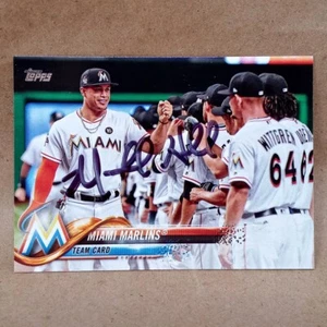 2018 Topps #73 Miami Marlins GM Michael Hill autografo carta squadra - Foto 1 di 3