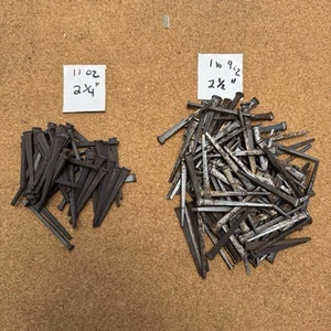 Lote de uñas vintage de corte cuadrado - 2 1/4" +2 1/2" aprox. 11 oz + 1 lb 9 oz - rústico/pátina - Imagen 1 de 3