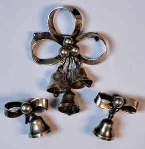 Vintage Schleifen Beeren und Glocken Brosche & Ohrringe Sterling Silber 925 Set Parure - Bild 1 von 7