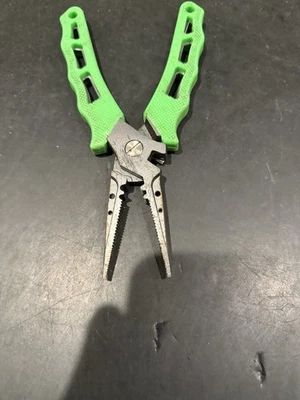 Плоскогубцы Bass Pro б/у в хорошем состоянии товара - Изображение 1 из 3