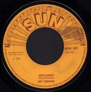 Roy Orbison Ooby-Dooby / Devil Doll 7" vinyl UK Sun 1969 sticker mark on a side - Picture 1 of 2