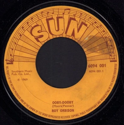 Roy Orbison Ooby-Dooby / Devil Doll 7" vinyl UK Sun 1969 sticker mark on a side - Image 1 of 2