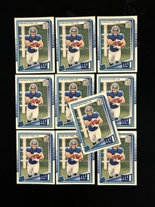 10 Karten Lot 2025 Donruss Cam Skattebo Rated Rookies #302 NY Giants *schneller Versand* - Bild 1 von 1