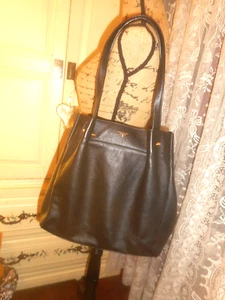 TAHARI BLACK LEATHER TOTE WITH BLACK LEATHER POUCH - Picture 1 of 10