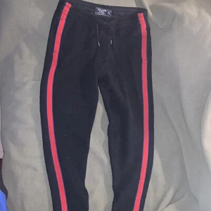Abercrombie & Fitch Flauschige Fleece Jogginghose Navy Blau Rot Herren Größe S - Bild 1 von 3
