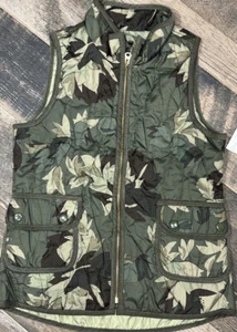 New Old Navy Girls Camo Green Quilted Vest Foliage Lightweight Size 14 - Picture 1 of 6