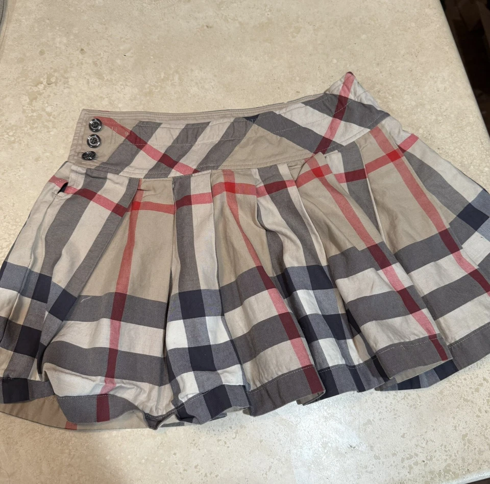 Girls Burberry skirt Size 10Y - Image 1 of 4